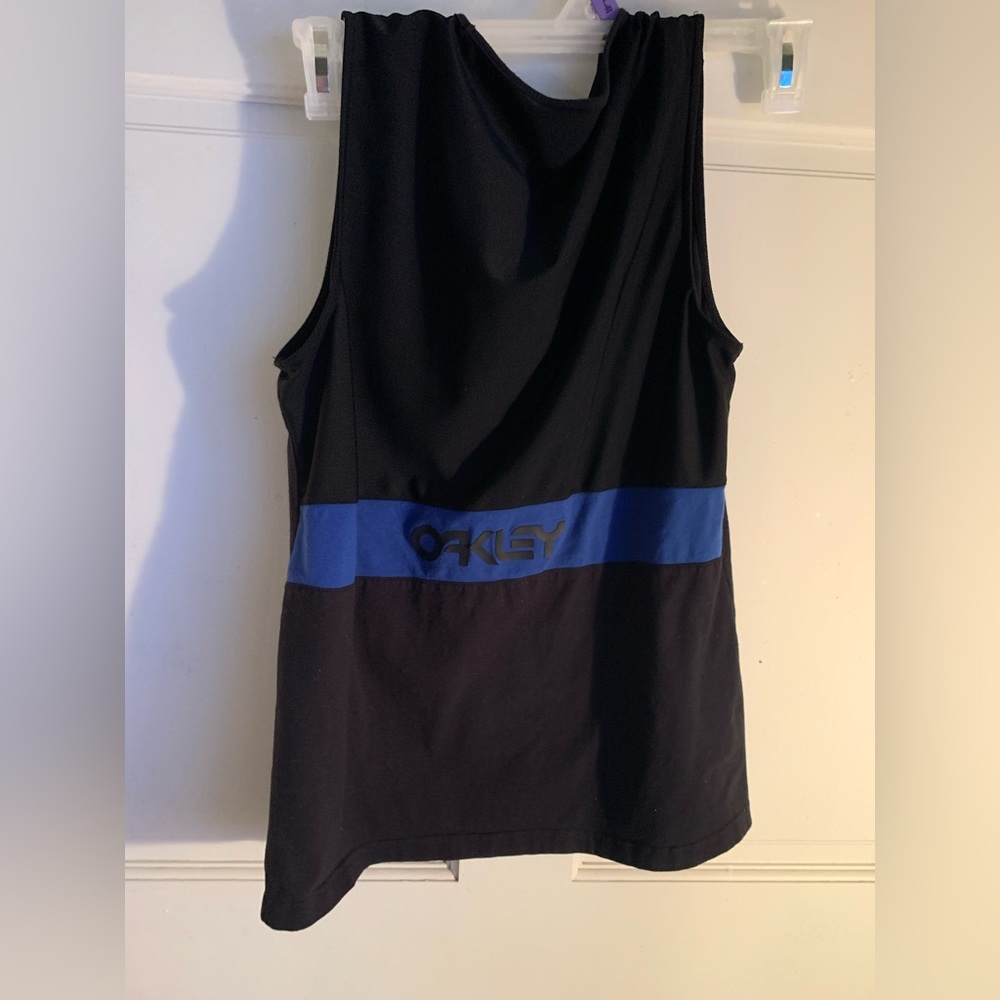 Oakley tank top